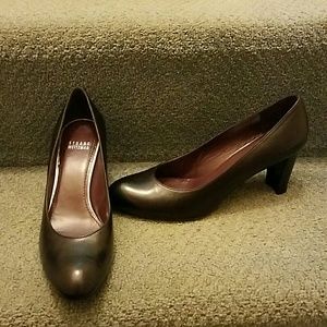 Stuart Weitzman Leather Pumps NEW. 8.5M.